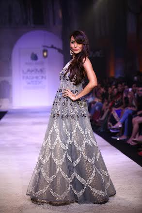 Malaika Arora Khan walks on LFW ramp