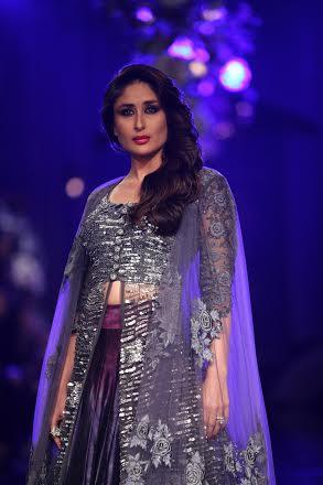 LFW Grand Finale: Kareena, Varun walk ramp for Manish Malhotra