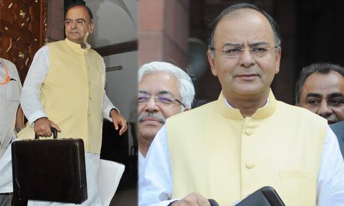 Arun Jaitley presents budget aiming growth, reducing fiscal deficit