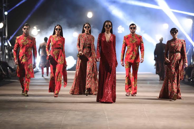 LFW: Sabyasachi unleashes bonanza of resort wear