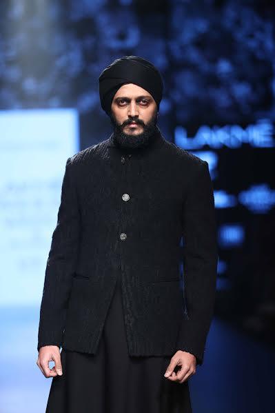 Malaika Arora, Riteish walk down Lakm Fashion Week Winter ramp