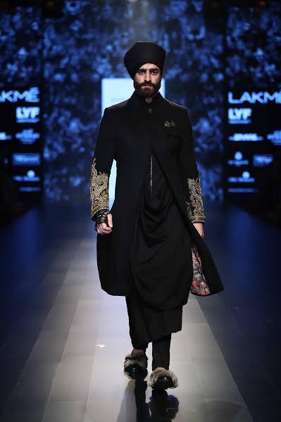 Malaika Arora, Riteish walk down Lakm Fashion Week Winter ramp