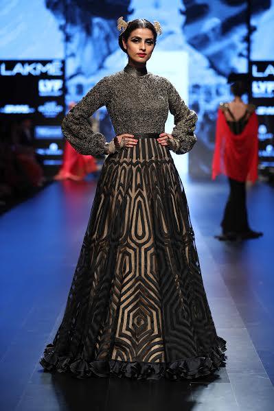 Malaika Arora, Riteish walk down Lakm Fashion Week Winter ramp