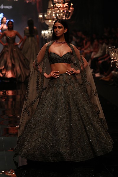 Kriti Sanon walks for designer duo Shantnu-Nikhil at Lakme Fashion Week 2022