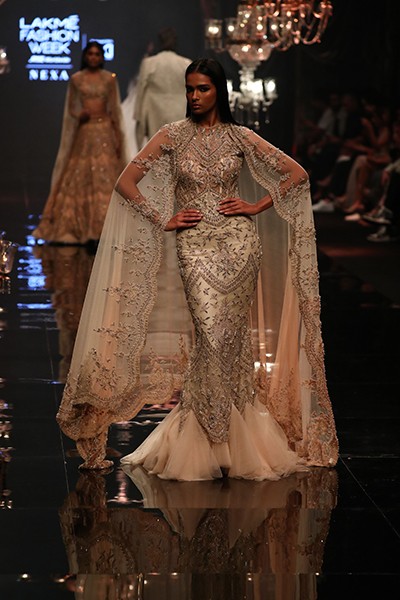 Kriti Sanon walks for designer duo Shantnu-Nikhil at Lakme Fashion Week 2022