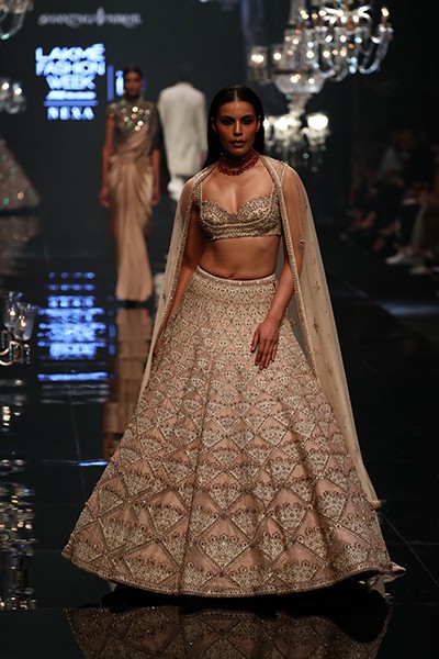 Kriti Sanon walks for designer duo Shantnu-Nikhil at Lakme Fashion Week 2022