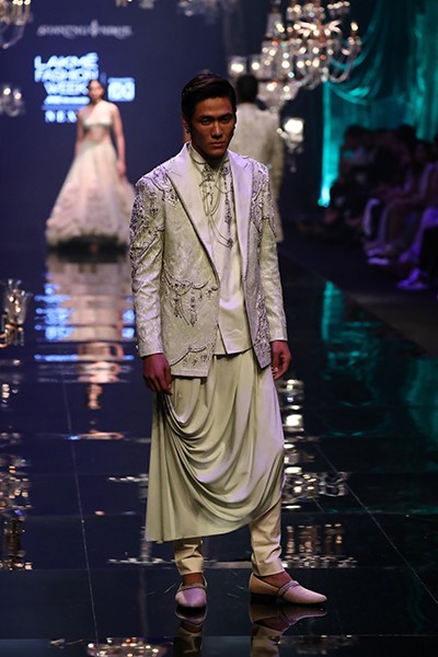 Kriti Sanon walks for designer duo Shantnu-Nikhil at Lakme Fashion Week 2022