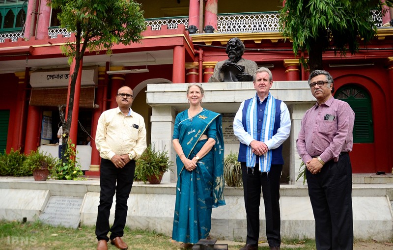 Australian High Commissioner pays tribute to Tagore at Jorasanko Thakurbari