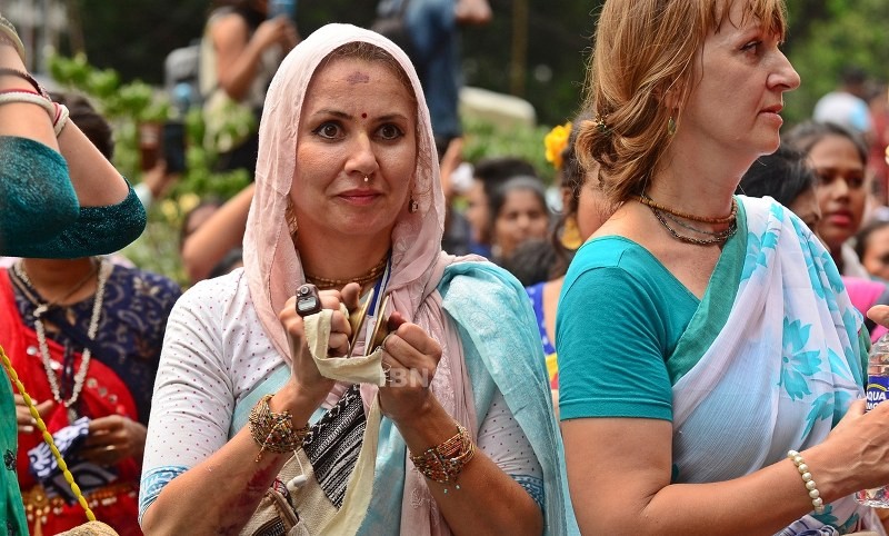 Bengal CM Mamata Banerjee joins ISKCON Ratha Yatra in Kolkata