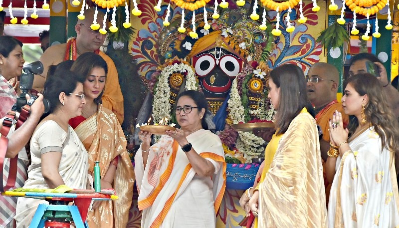 Bengal CM Mamata Banerjee joins ISKCON Ratha Yatra in Kolkata