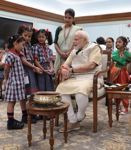 Narendra Modi celebrates Rakhi with children