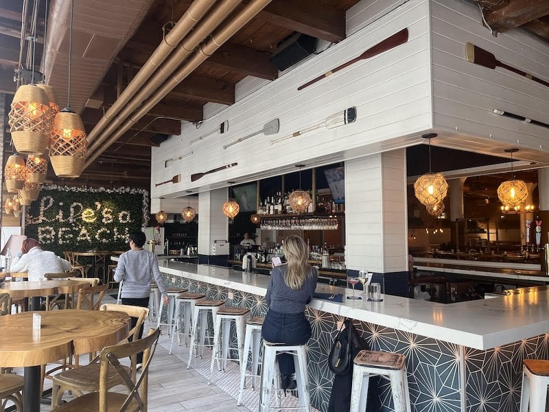 Ros All Day and Coastal Vibes: Dining at Chicago's The Hampton Social  River North