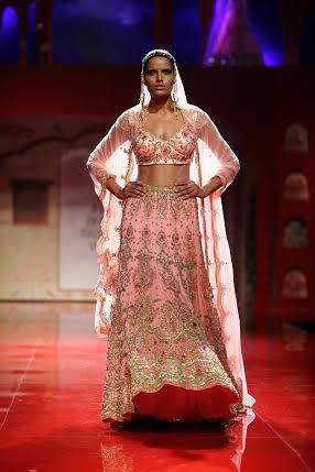 Kangana walks for Suneet Varma at IBFW