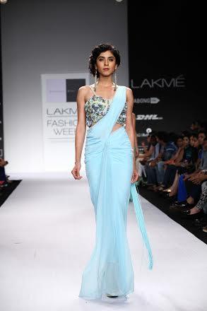 Sonaakshi Raaj showcases collection at LFW