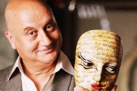 Waiting for a good script for direction: Anupam Kher 