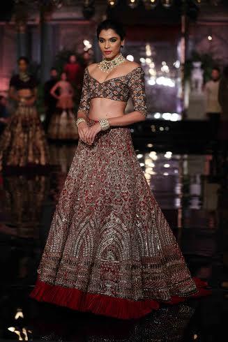 Deepika Padukone sizzles on the ramp at India Couture Week