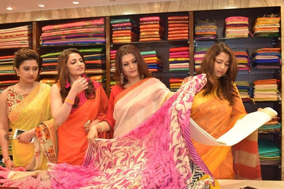 Simaaya inaugurates Poila Baisakh collection with cast members of Durga Sohay