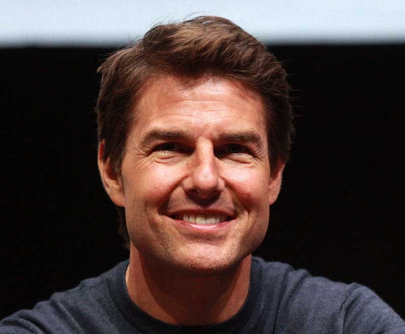 Tom Cruise jumps out of plane, watch video to know details