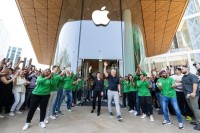 Apple in India: Tim Cook inaugurates company's first retail store in Mumbai