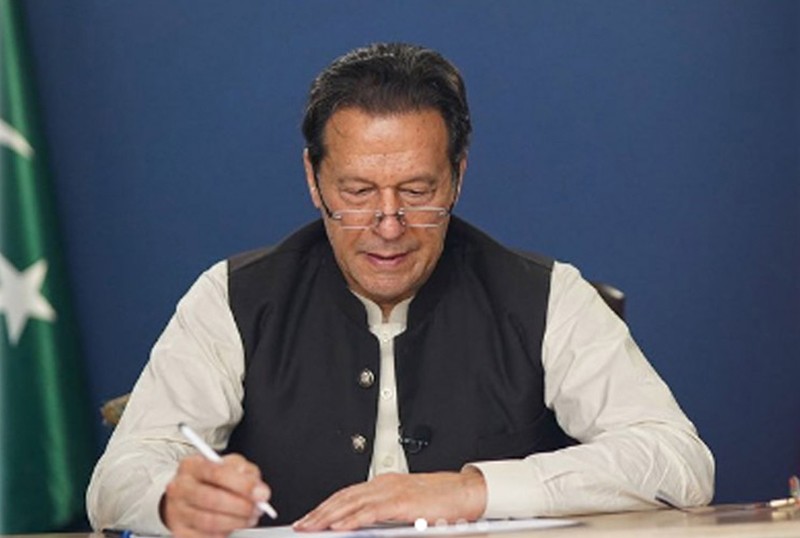 Pakistani government decides to ban Imran Khan's PTI